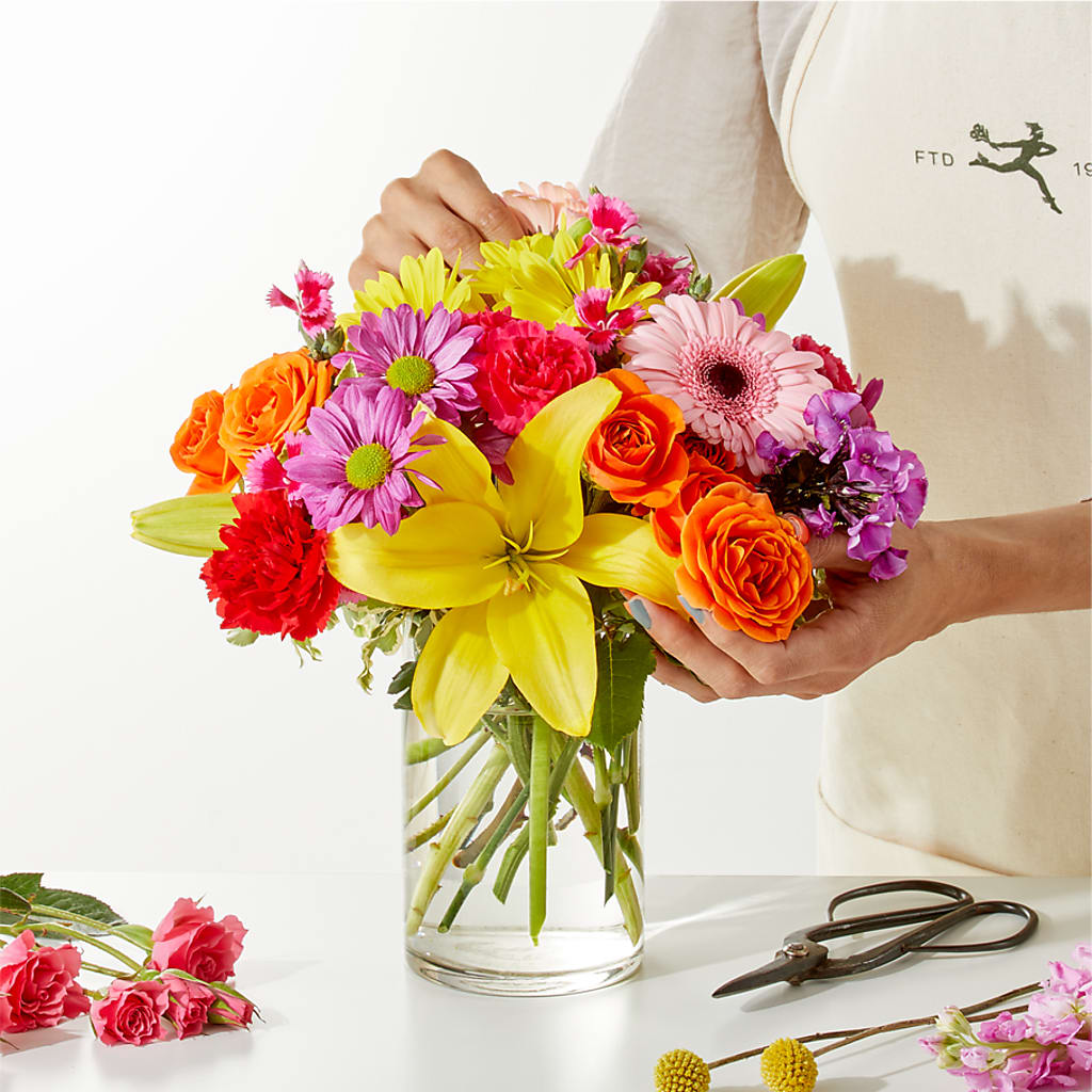 Cue the Confetti - A Florist Original – MARAVILLA'S FLOWER SHOP, Sacramento CA